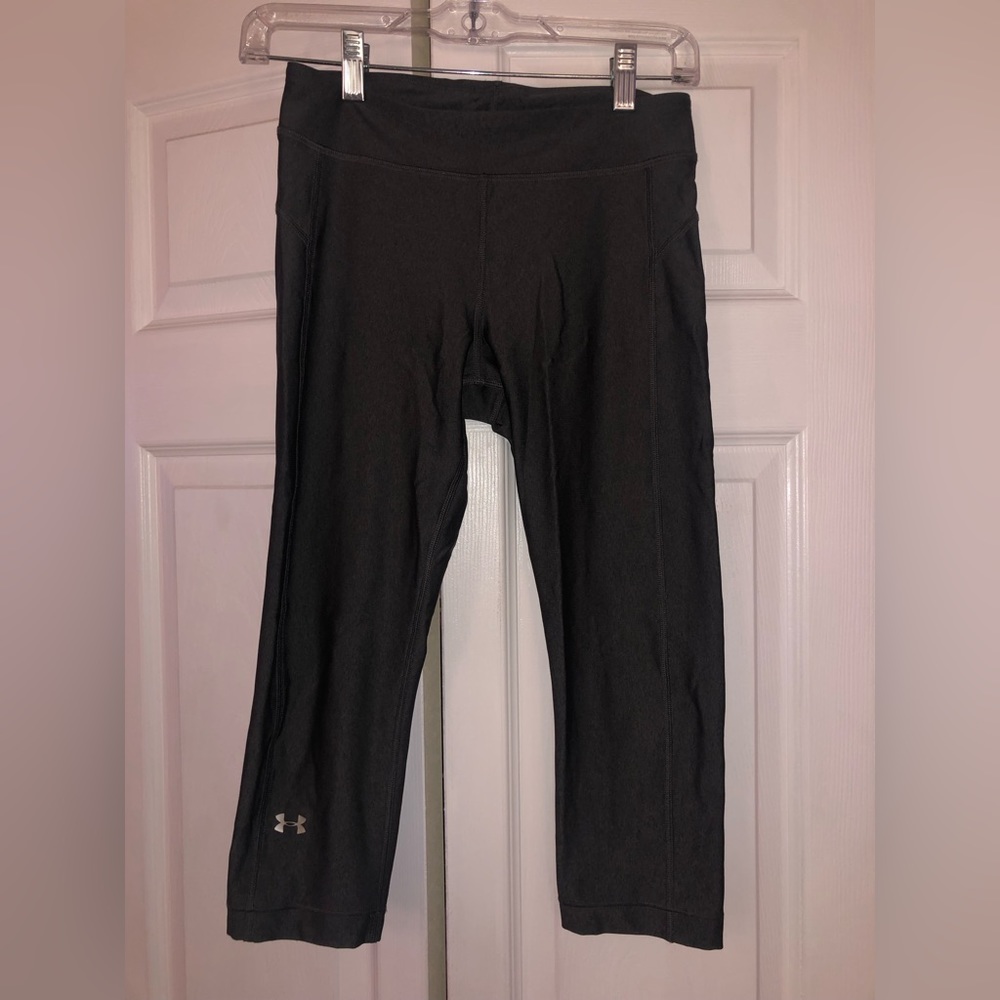 Under Armour capri workout leggings